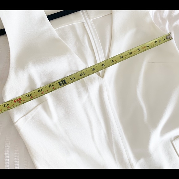 Gorgeous new without tags one piece jumpsuit - Picture 9 of 15